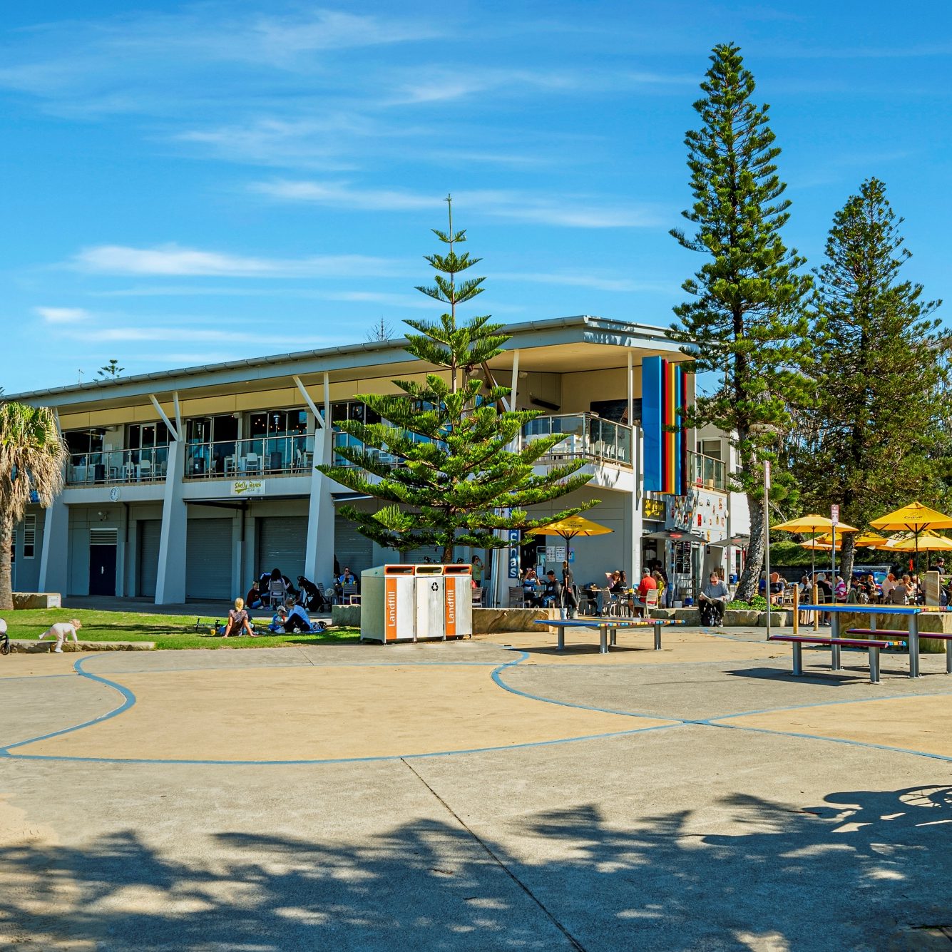 stay-near-memorial-park-the-entrance